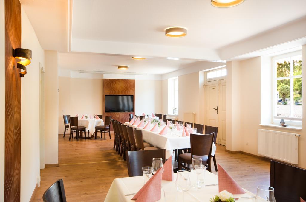 Hotel zur Burg Burg Stargard Exterior foto